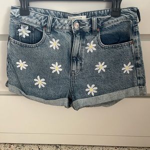 Pacsun daisy shorts